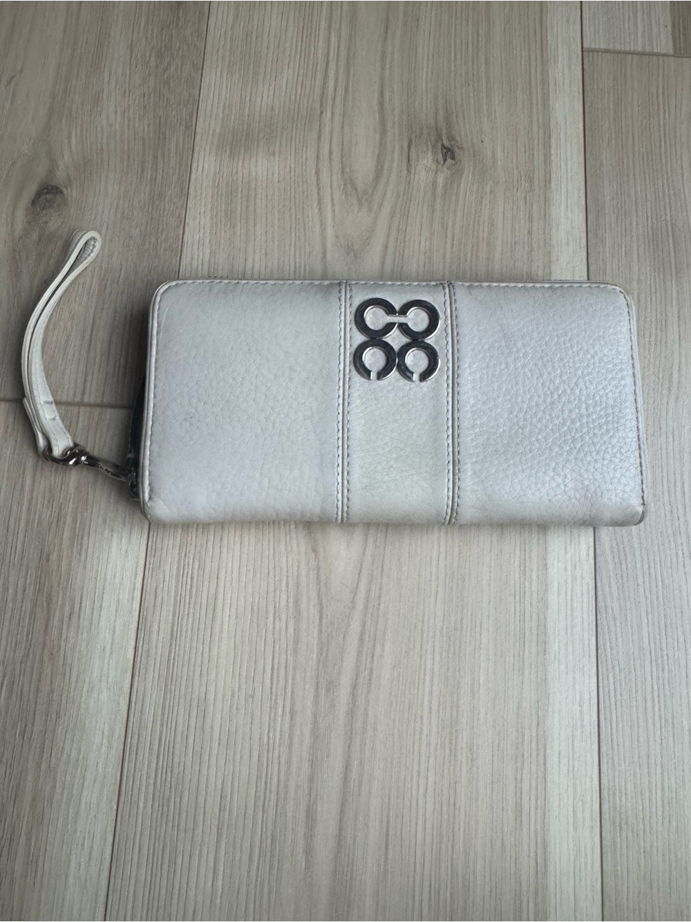 COACH Julia Cream White Pebbled Leather Zip Around Wallet